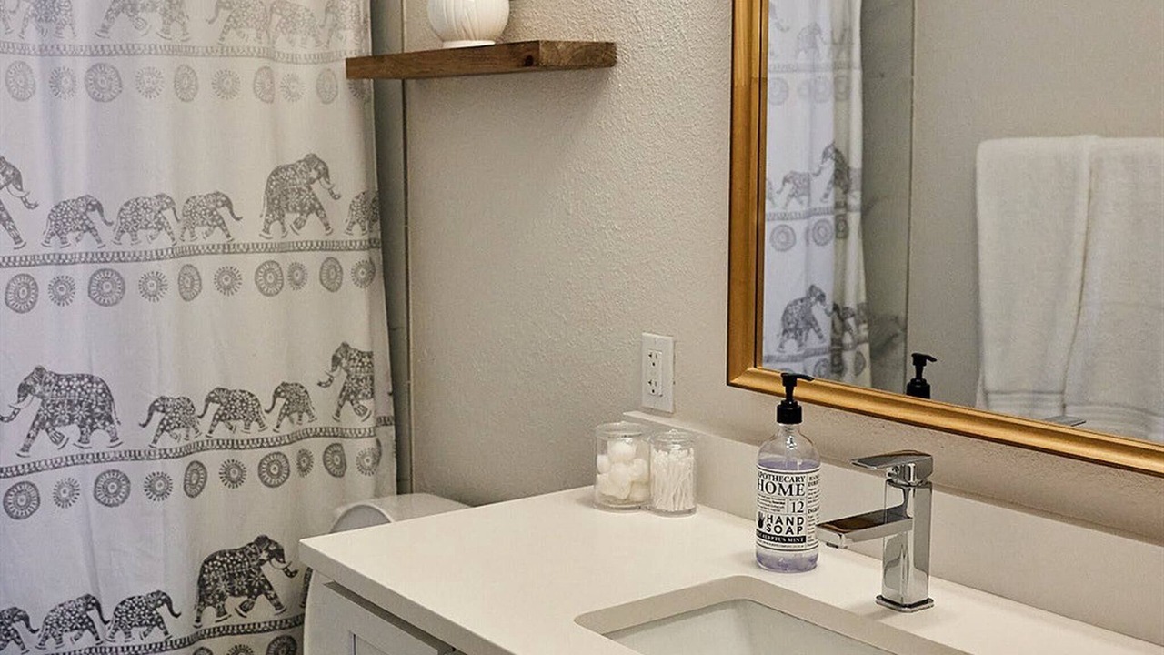 Photo of Bathroom in Barrington Oaks