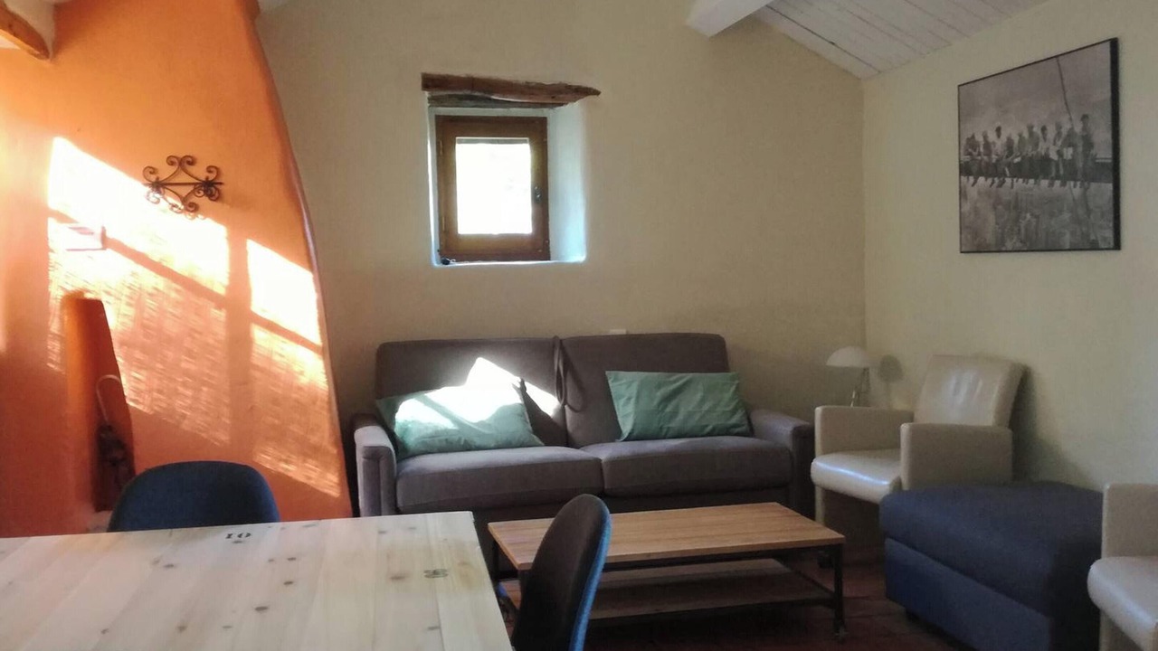 Photo of Livingroom in Saint-Georges-de-Luzencon