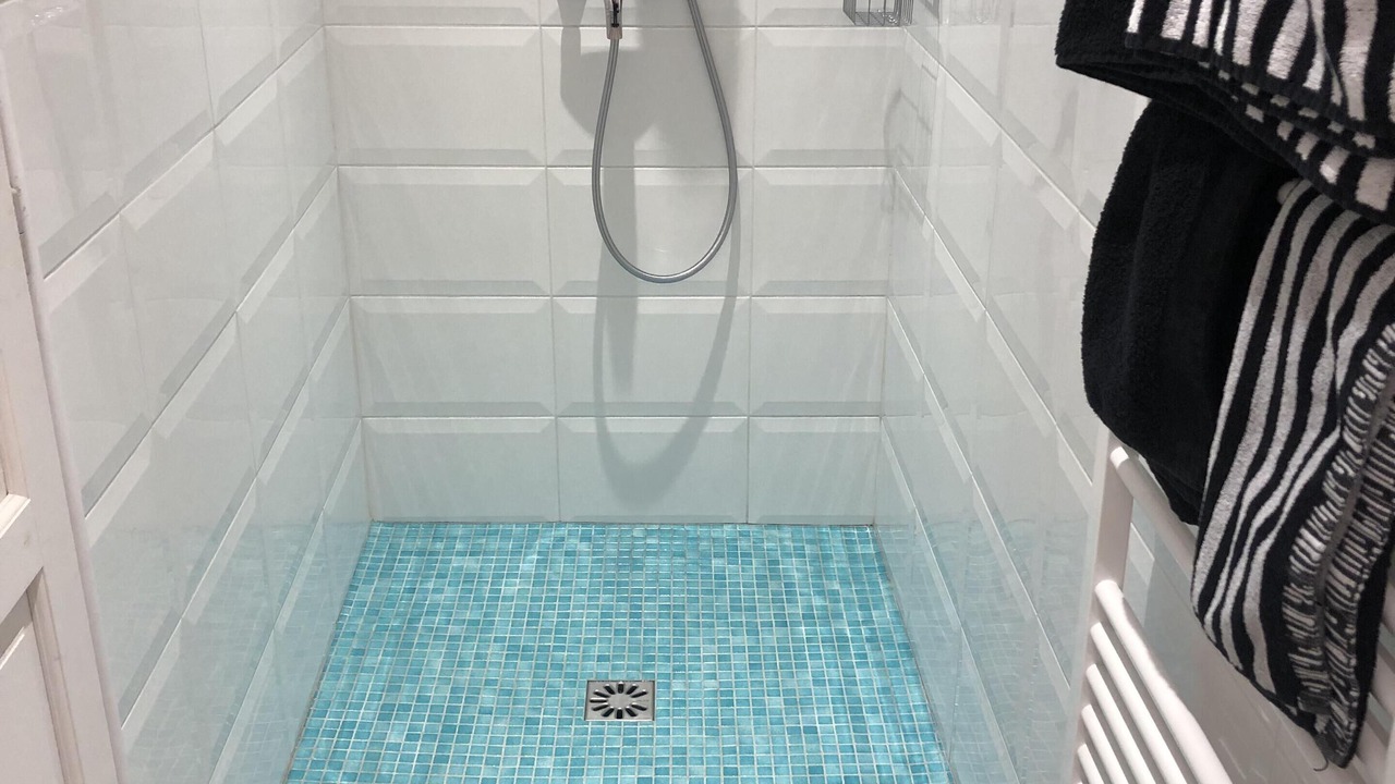Photo of Bathroom in Beaumont-en-Veron