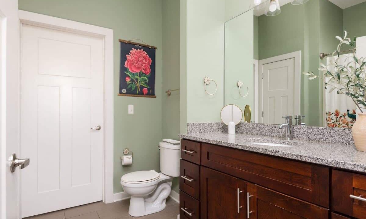 Photo of Bathroom in Hillsboro Village