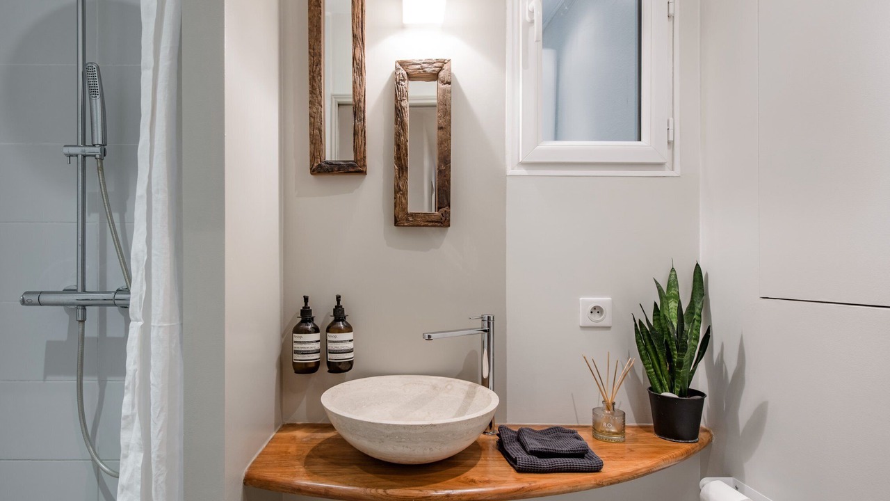 Photo of Bathroom in Quartier de l'Ecole-Militaire