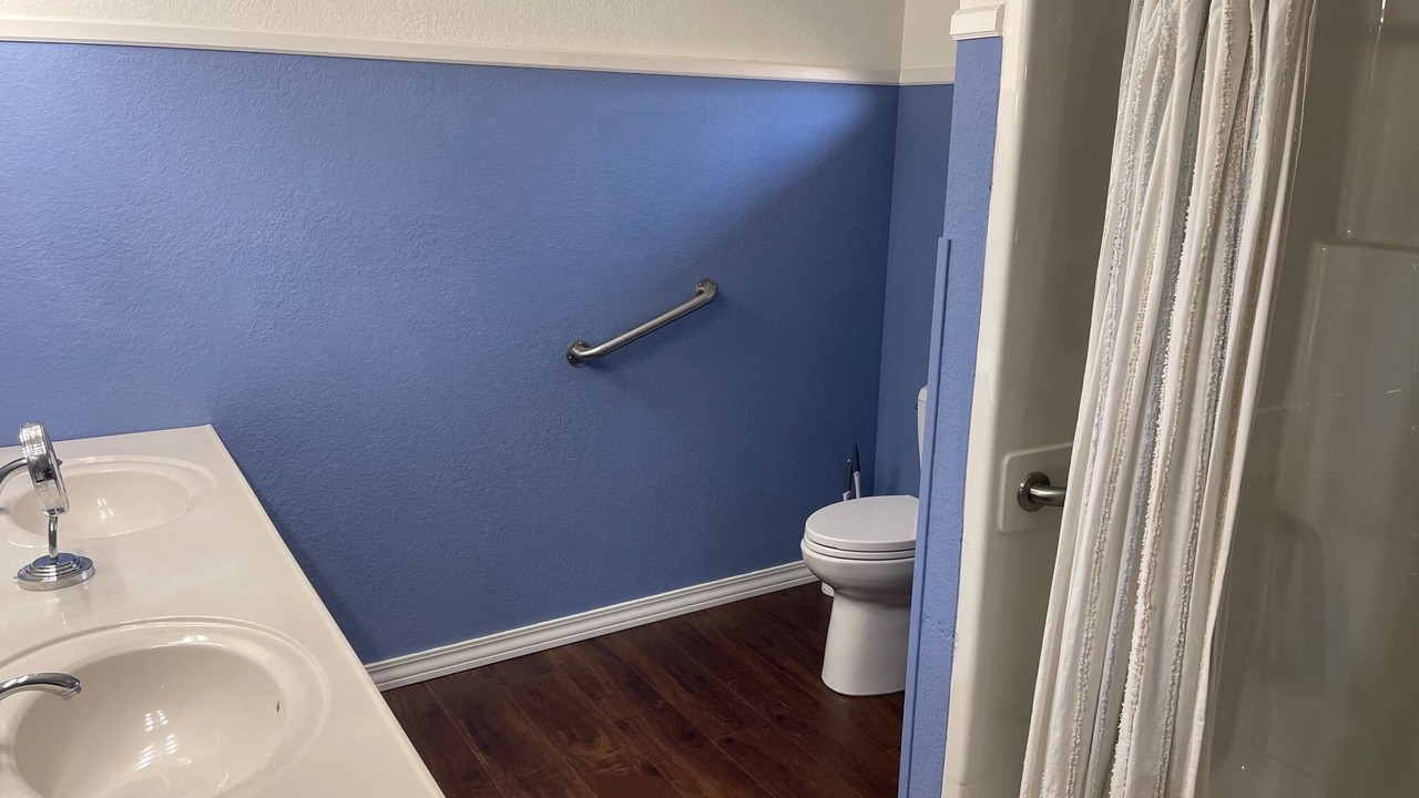Photo of Bathroom in Mountain Grove