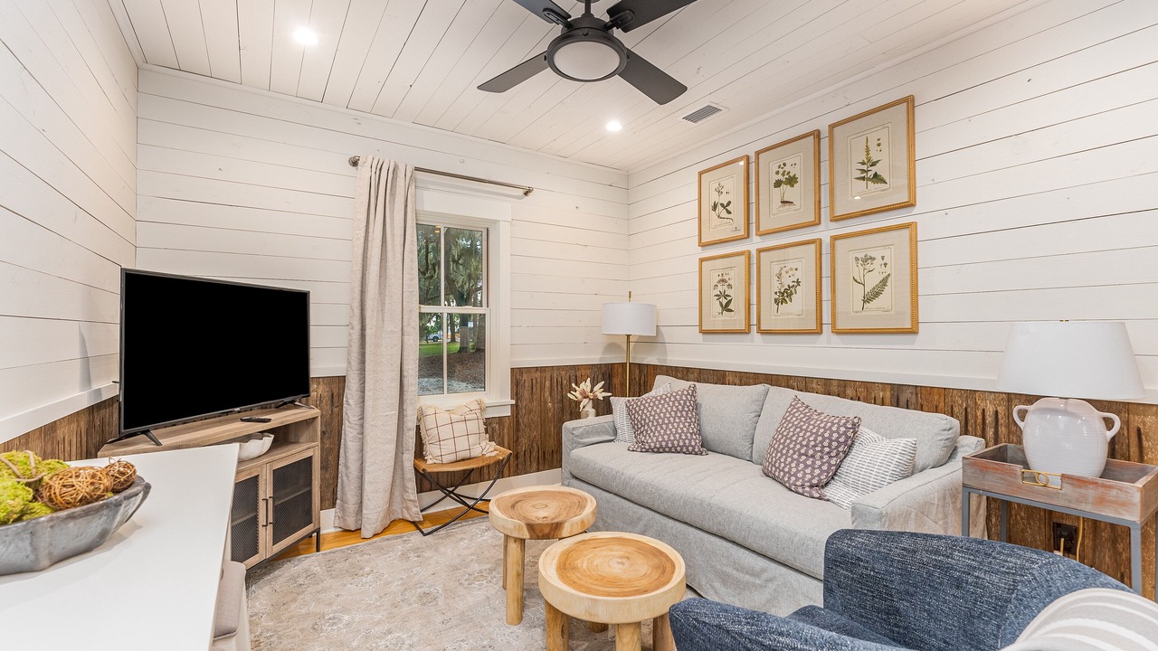 Photo of Livingroom in Darien