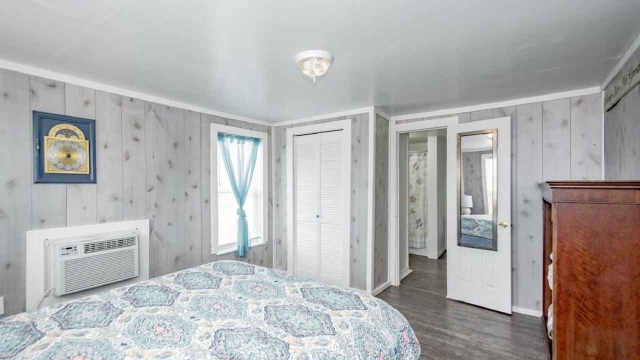 Photo of Bedroom in Surfside Beach