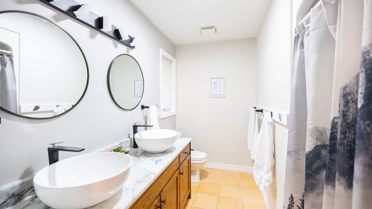 Photo of Bathroom in Grand Bend
