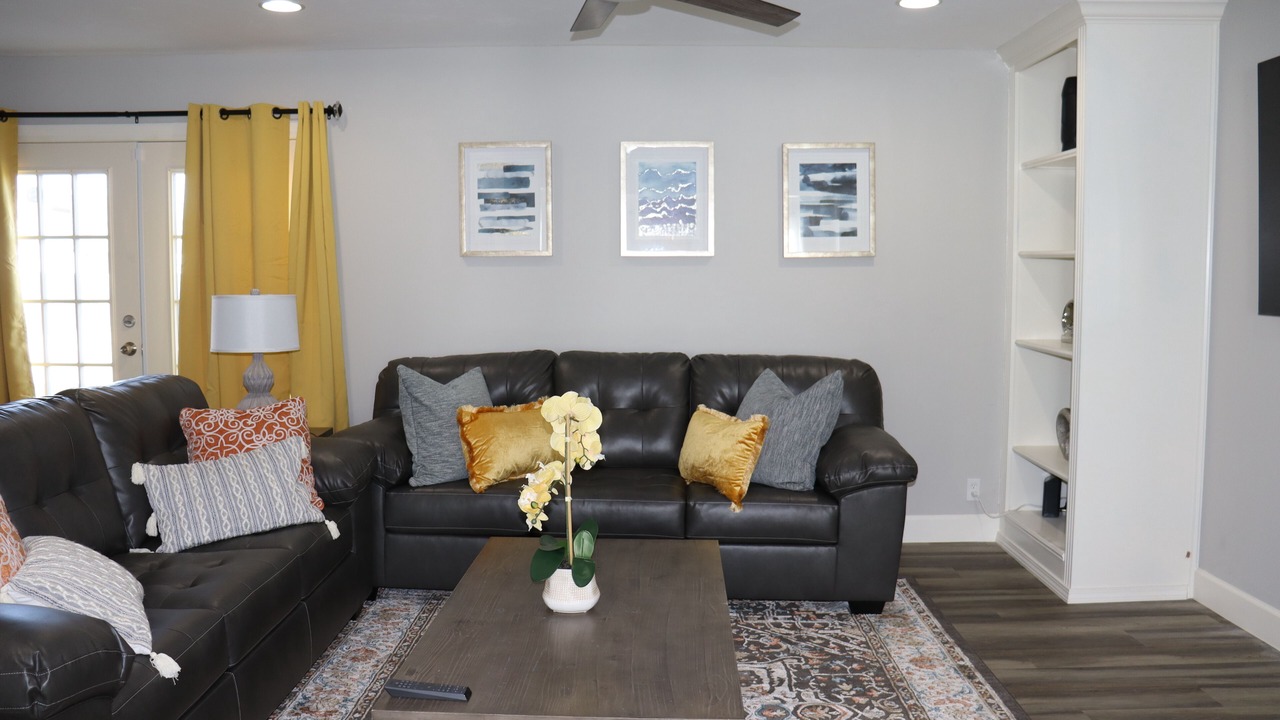 Photo of Livingroom in Oklahoma City