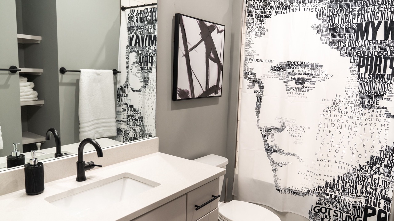 Photo of Bathroom in Hillsboro Village