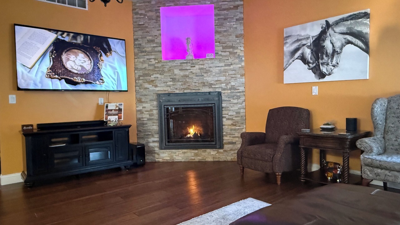 Photo of Livingroom in Saratoga Springs