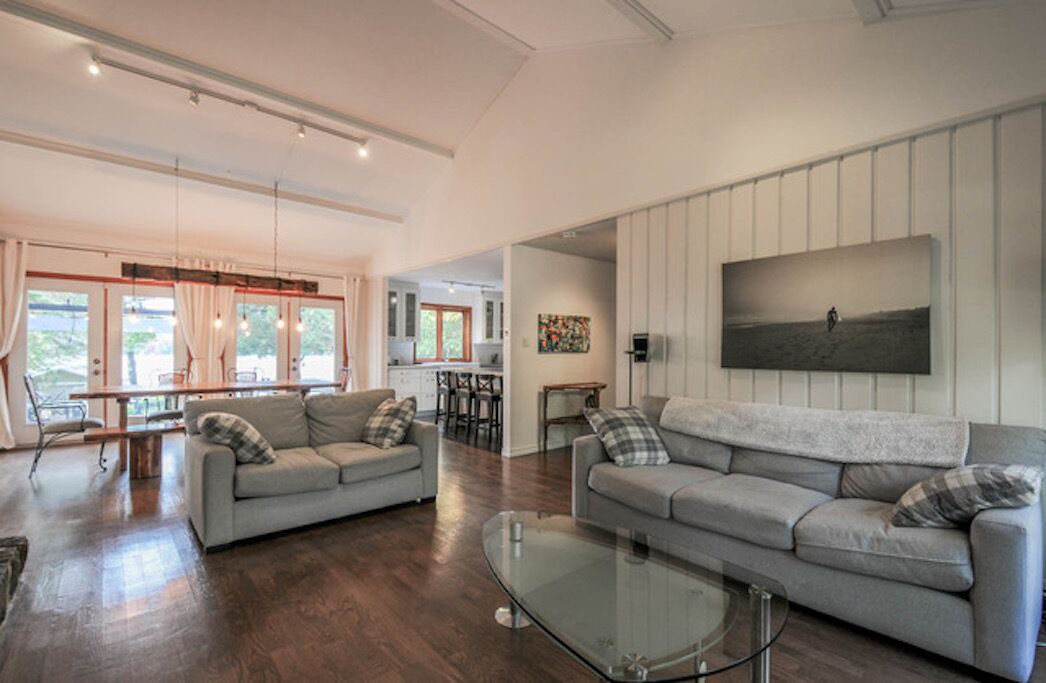 Photo of Livingroom in Prevost