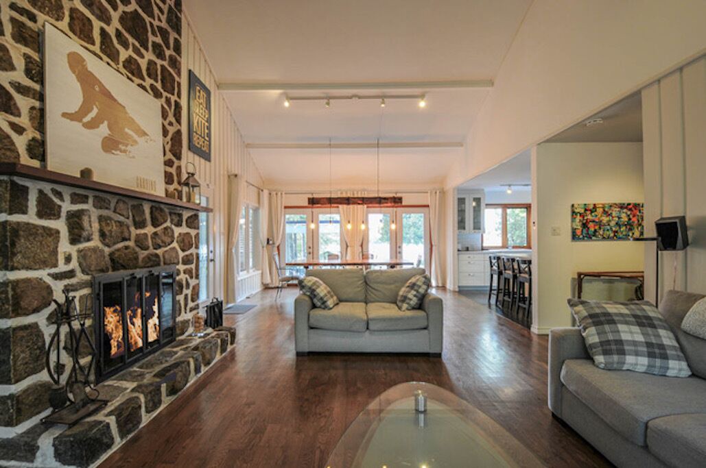 Photo of Livingroom in Prevost