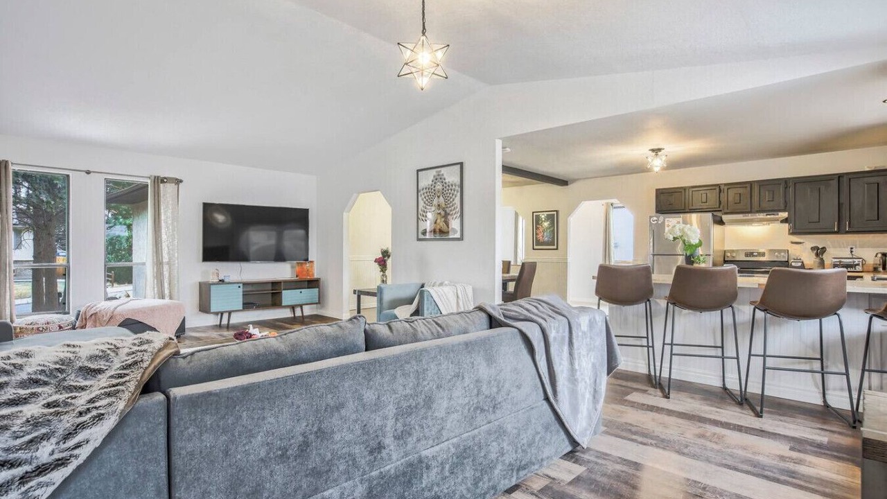 Photo of Livingroom in Northeast Colorado Springs