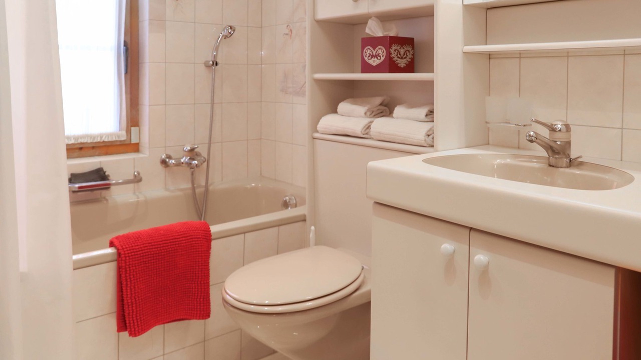 Photo of Bathroom in Saanen