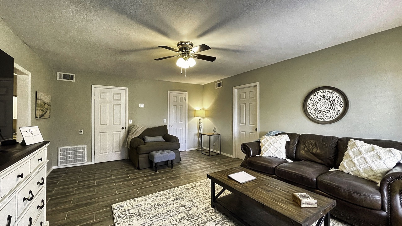 Photo of Livingroom in Owasso
