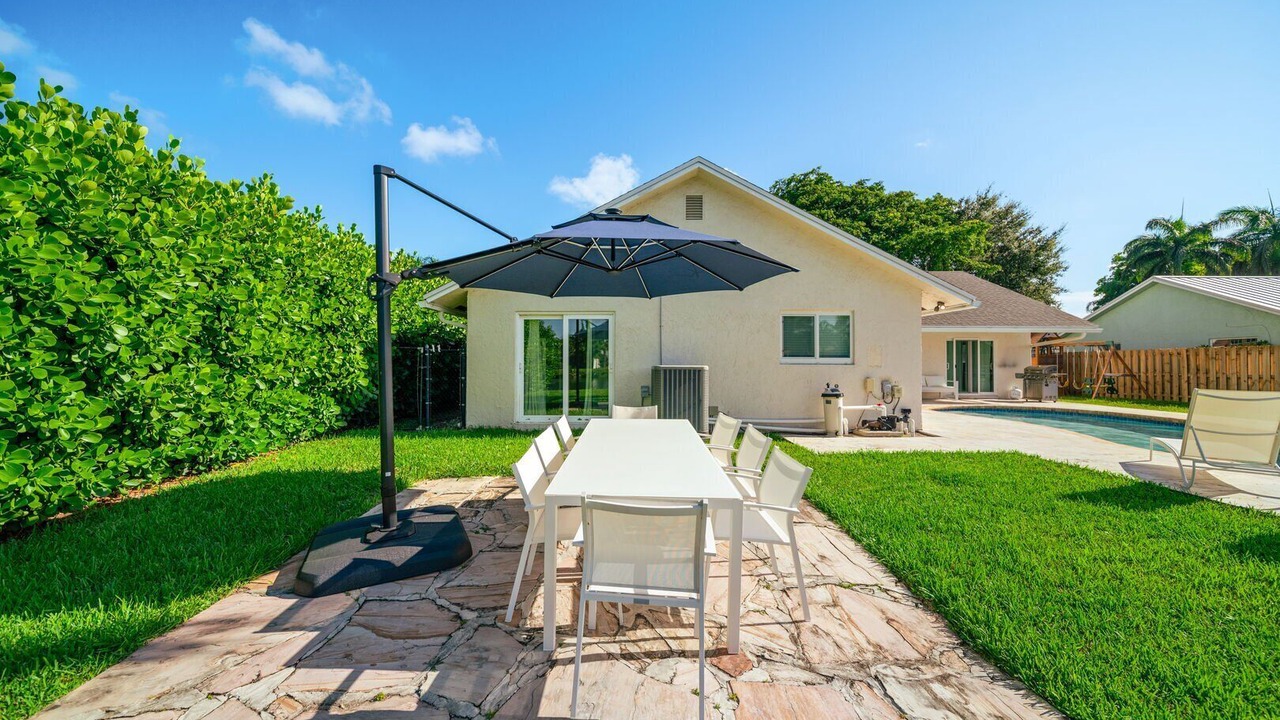 Photo of Outdoor in Tropic Palms