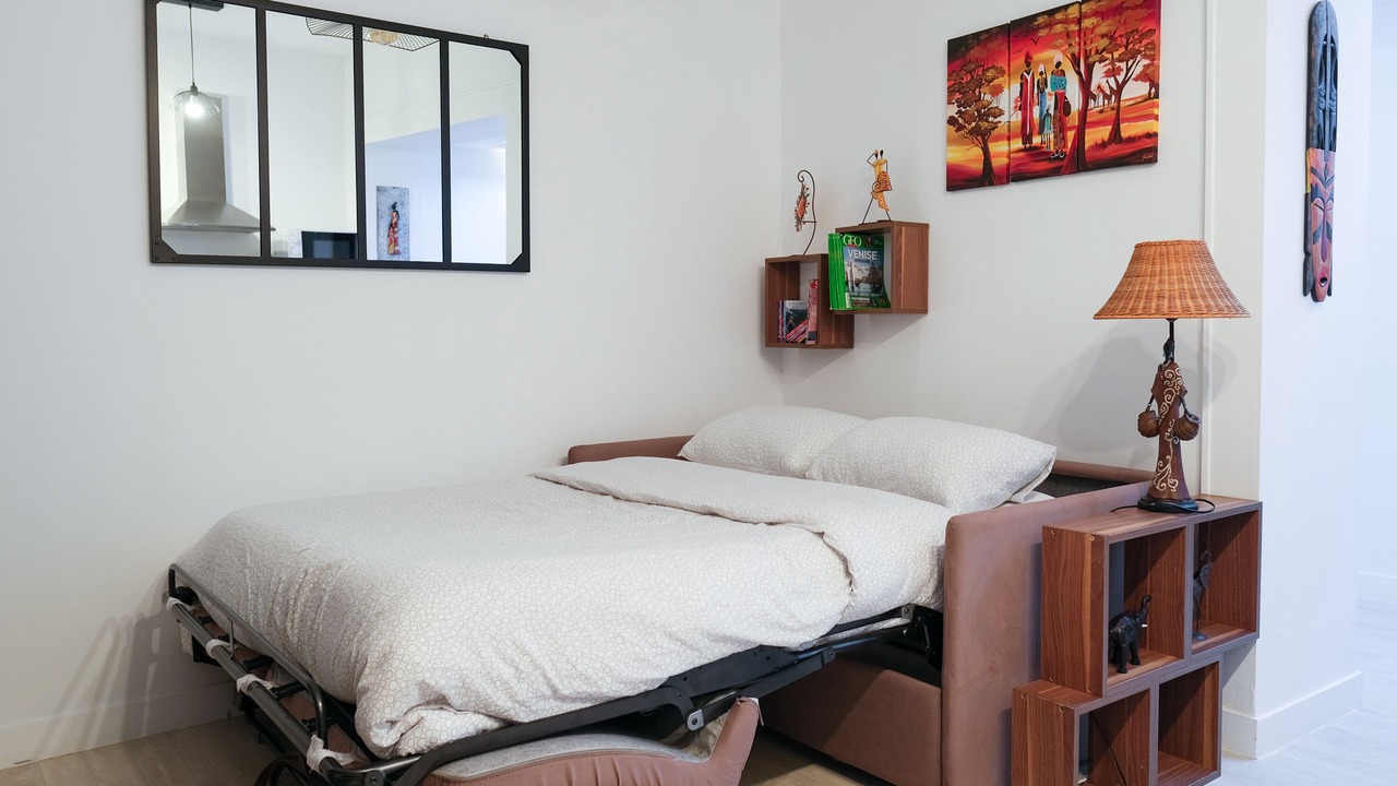 Photo of Bedroom in Lens