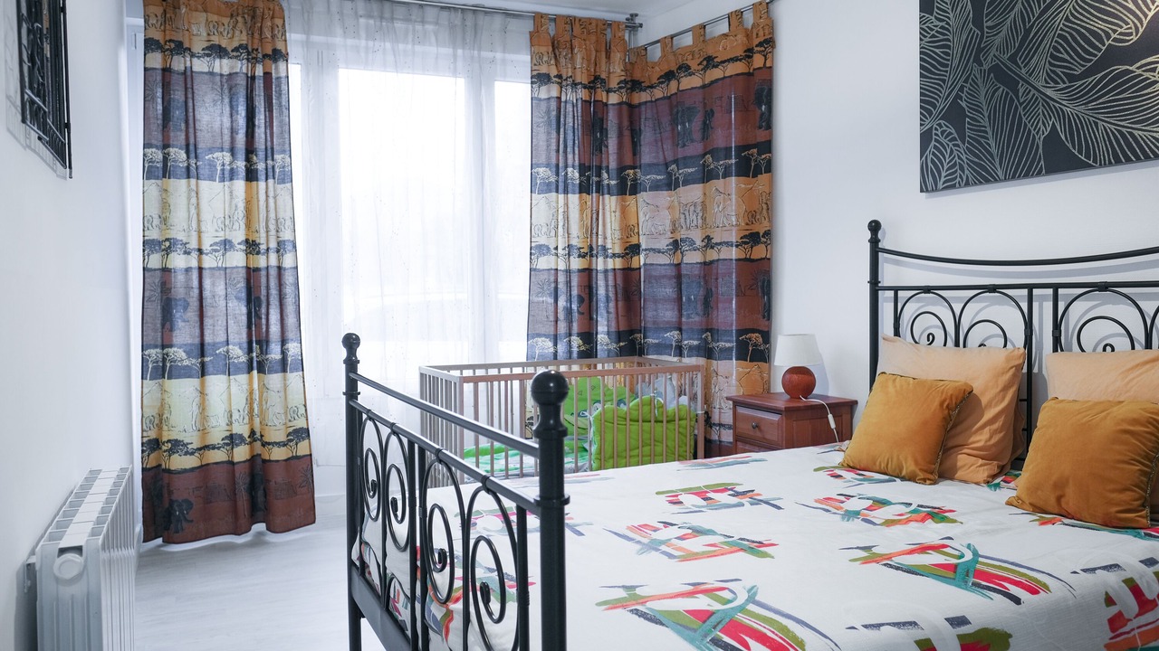 Photo of Bedroom in Lens