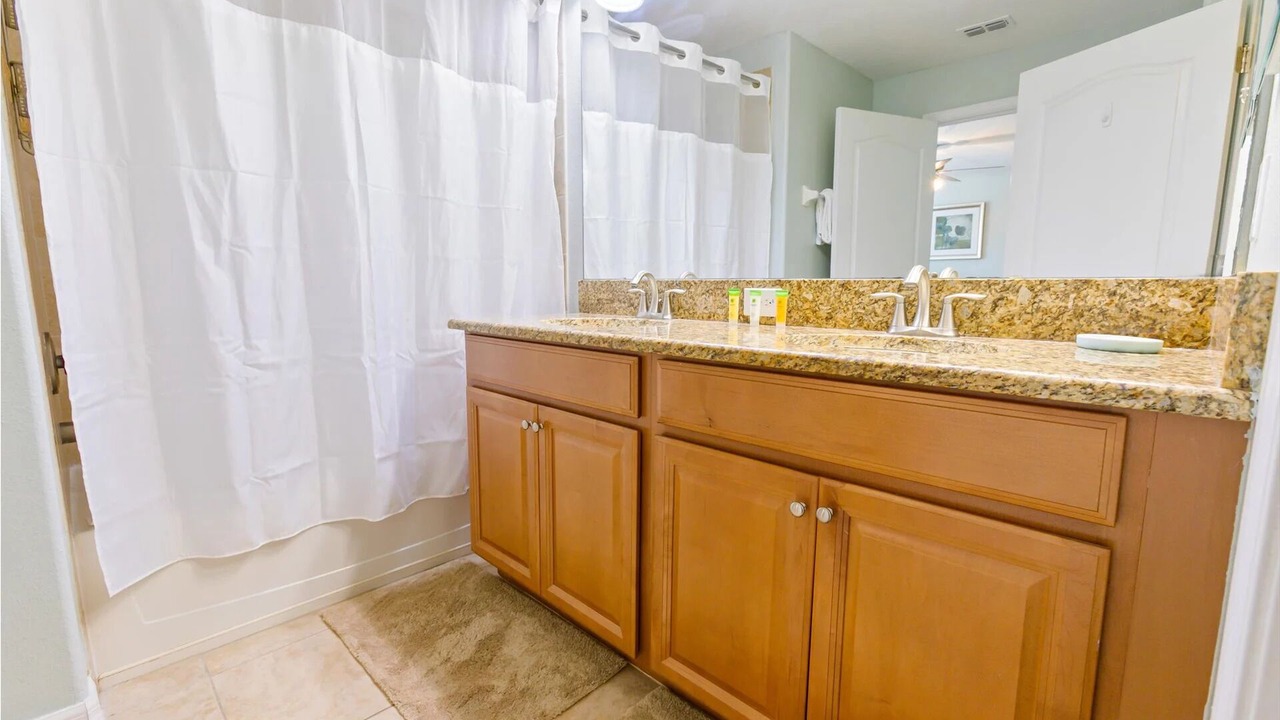 Photo of Bathroom in Bay Lake