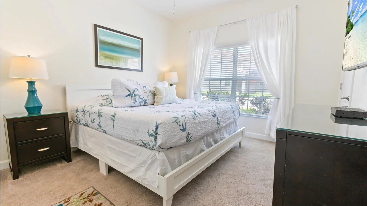 Photo of Bedroom in Bay Lake