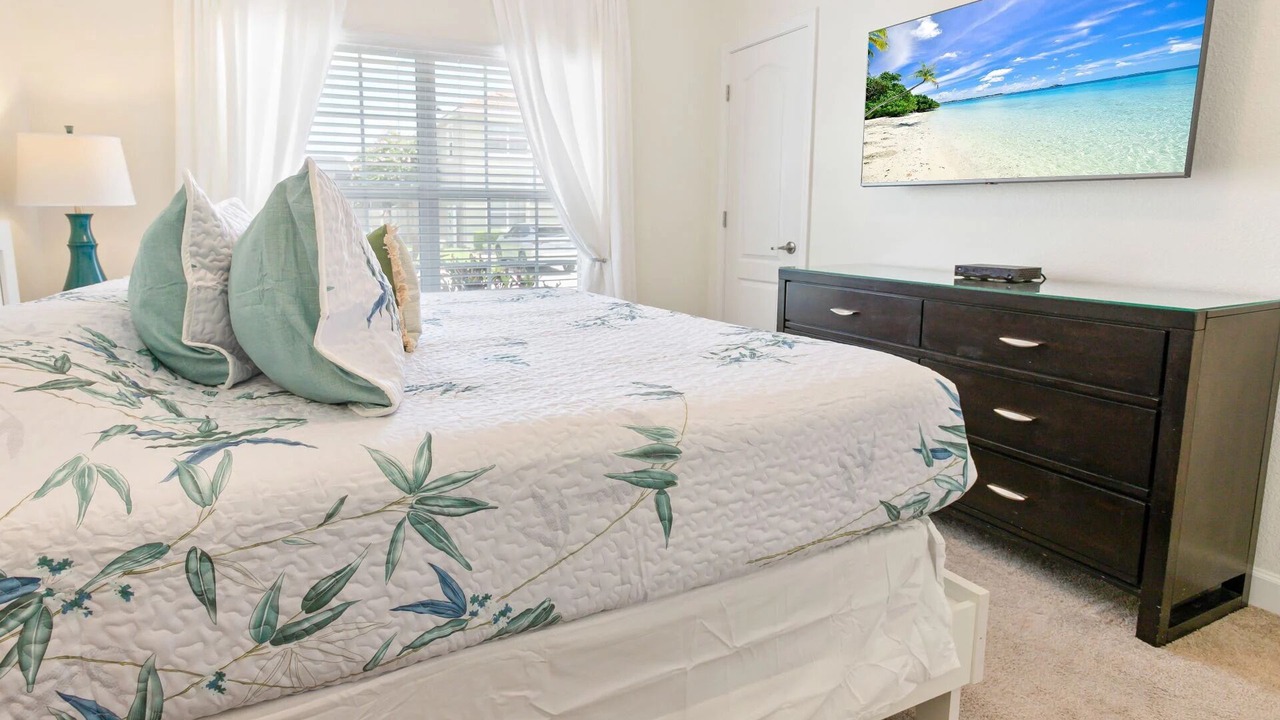 Photo of Bedroom in Bay Lake