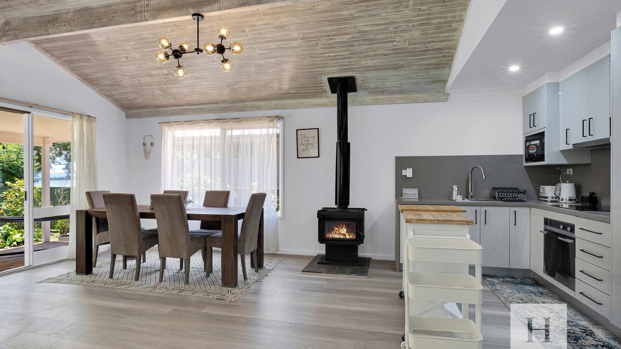 Photo of Kitchen in Chain Valley Bay