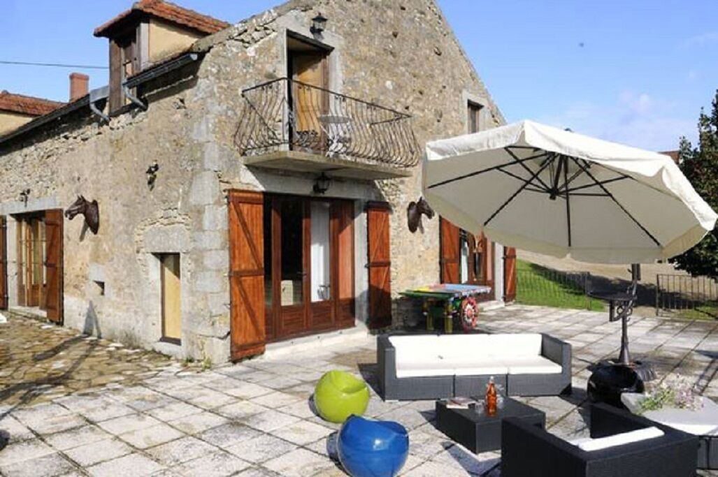 Photo of Patio Balcony in Saint-Germain-des-Champs