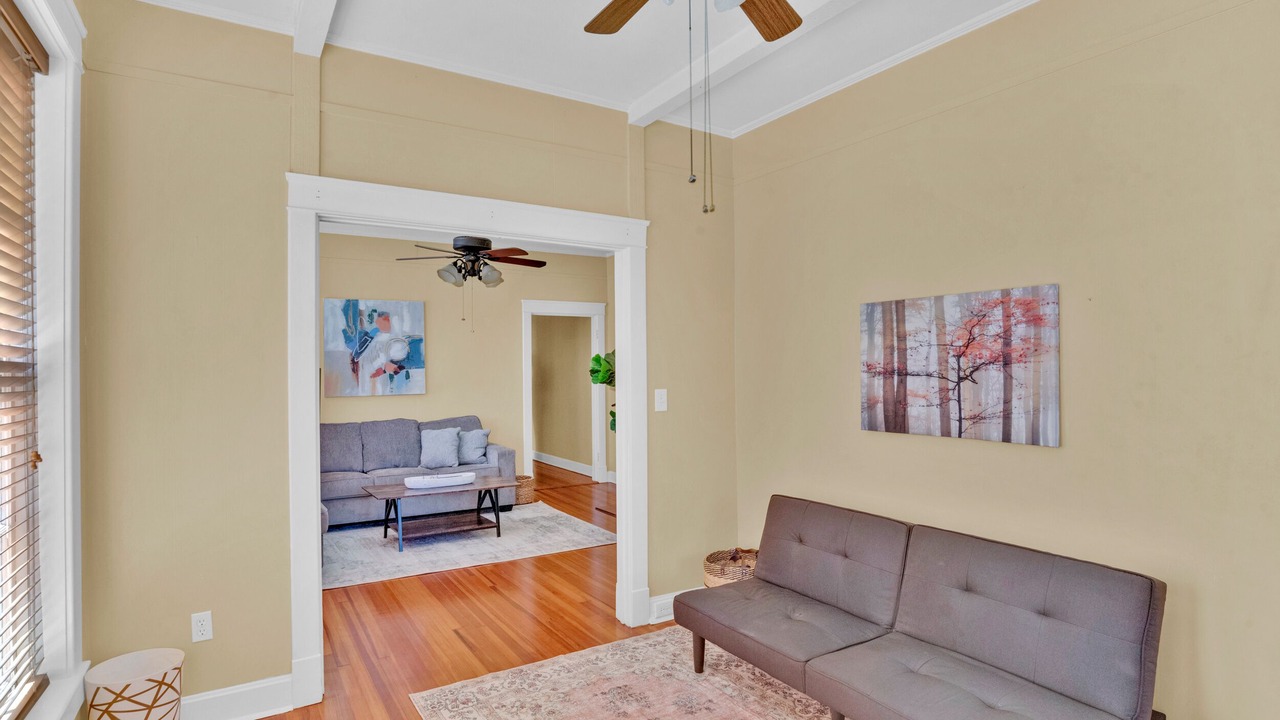 Photo of Livingroom in Highland Historic District