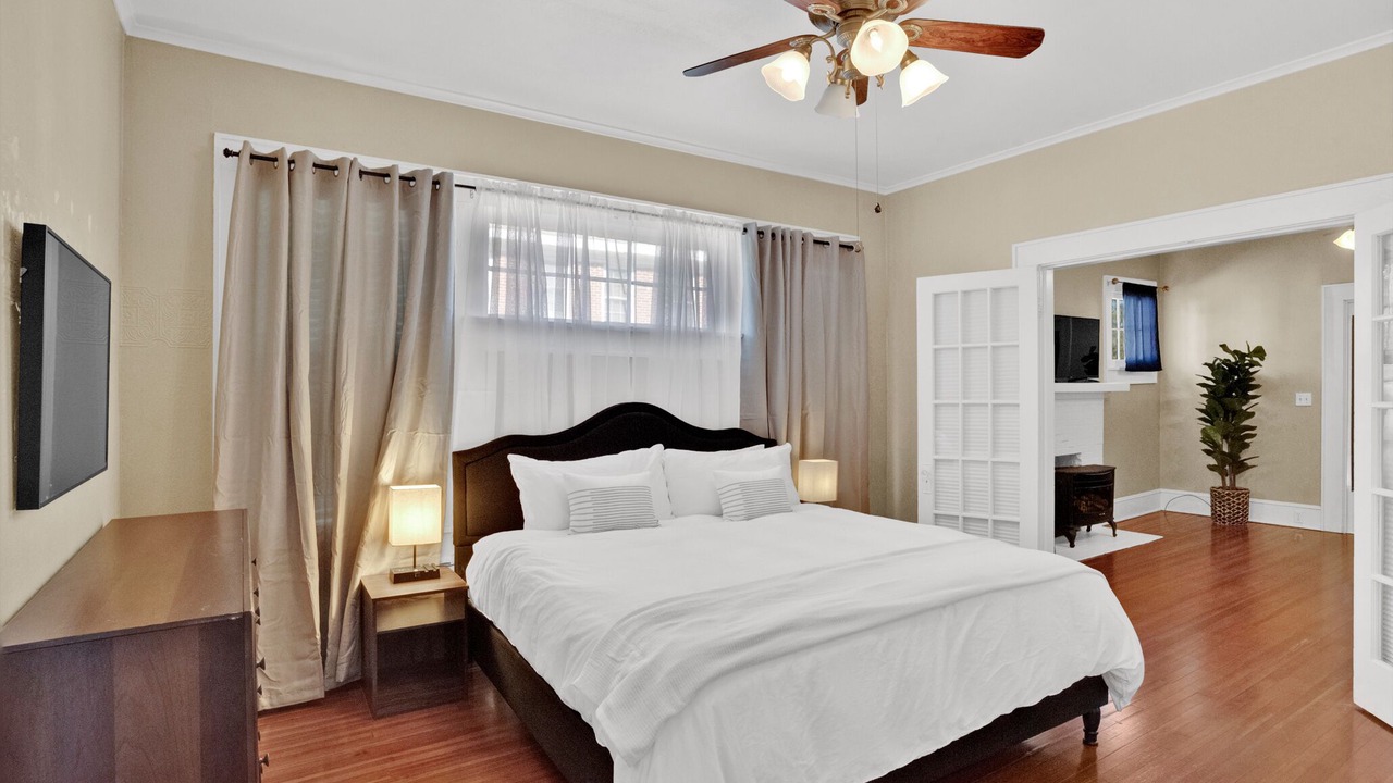 Photo of Bedroom in Highland Historic District