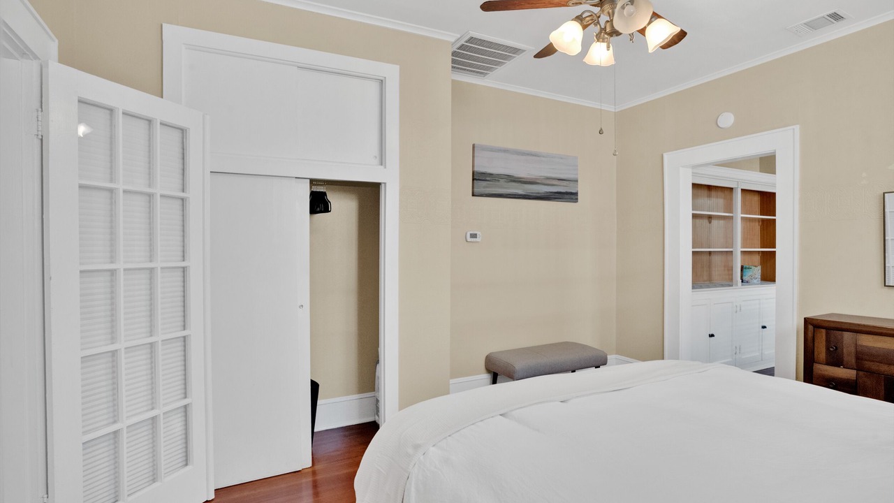 Photo of Bedroom in Highland Historic District