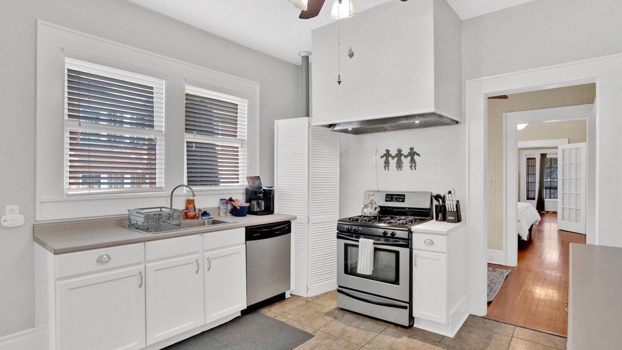 Photo of Kitchen in Highland Historic District