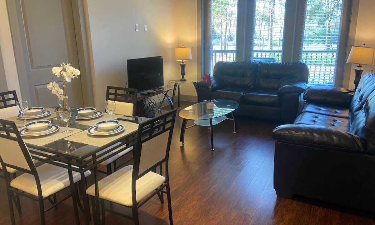 Photo of Livingroom in Spring