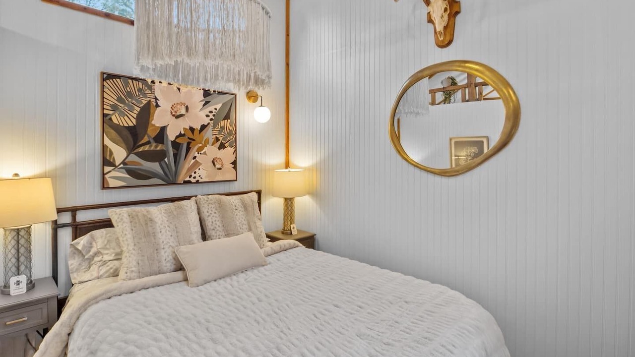 Photo of Bedroom in Shreveport