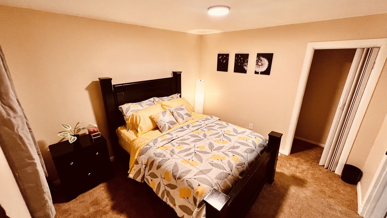 Photo of Bedroom in Troy
