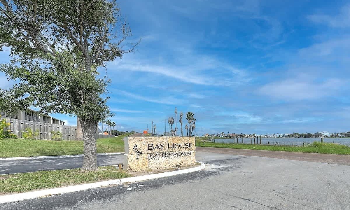 Photo of Others in Harbor Oaks
