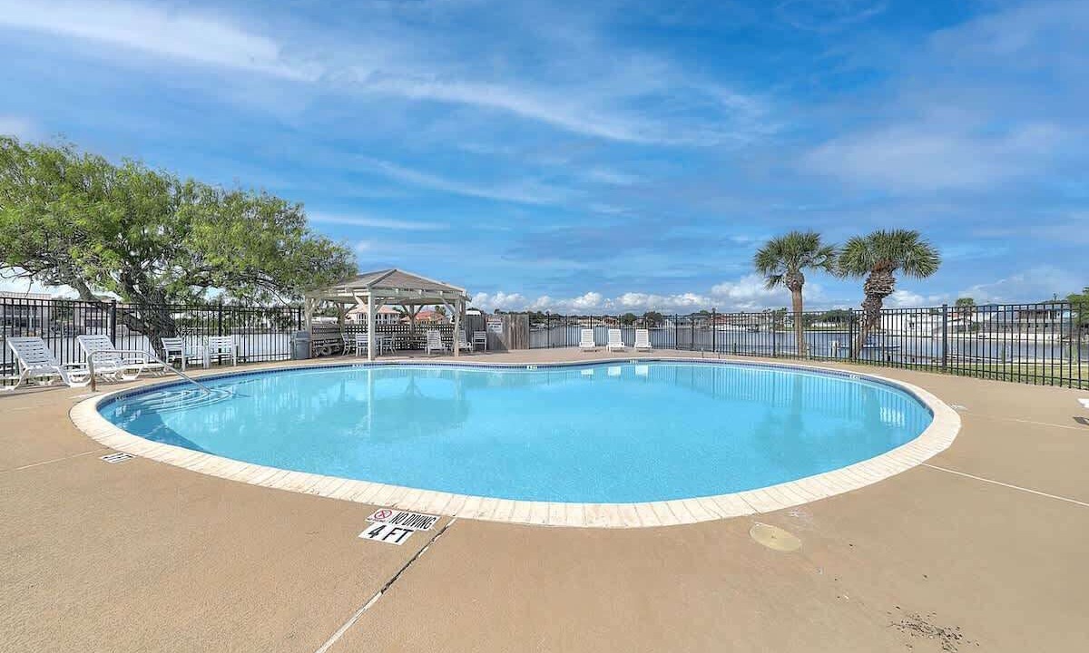 Photo of Outdoor in Harbor Oaks