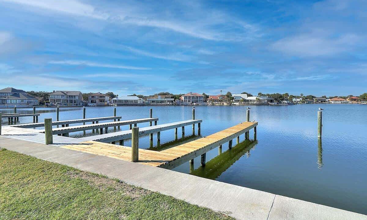 Photo of Others in Harbor Oaks