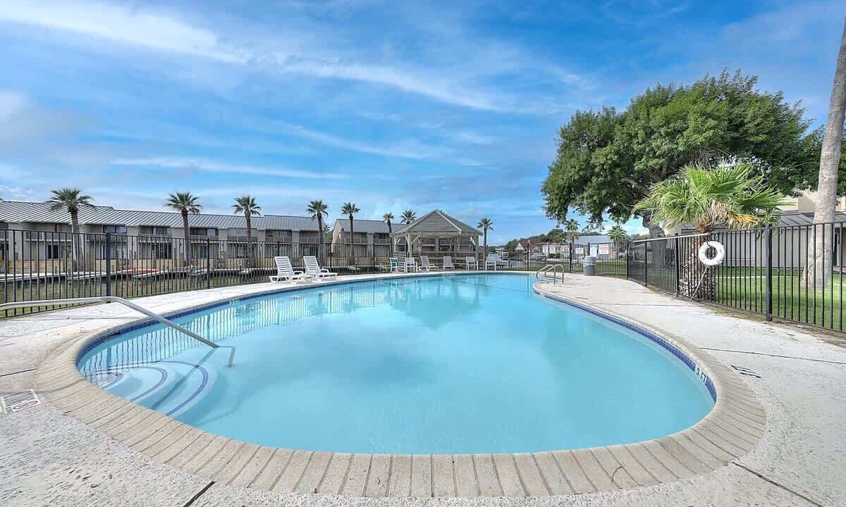 Photo of Outdoor in Harbor Oaks