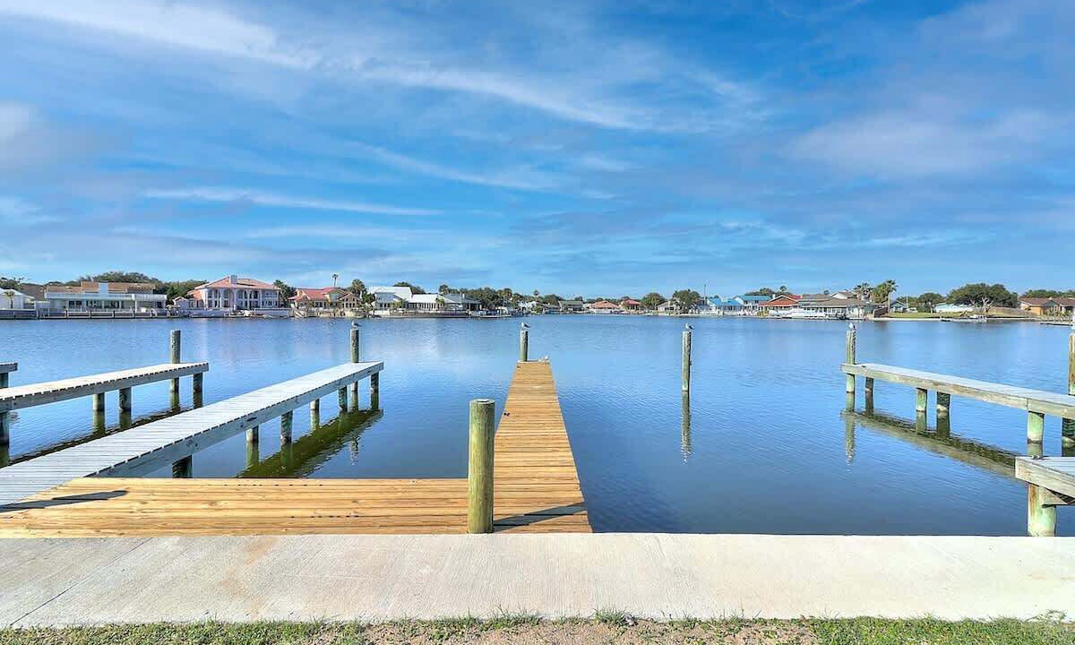 Photo of Others in Harbor Oaks