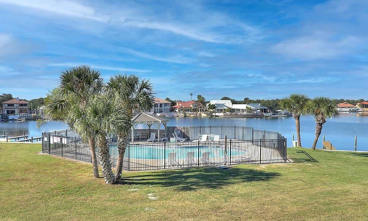 Photo of Patio Balcony in Harbor Oaks