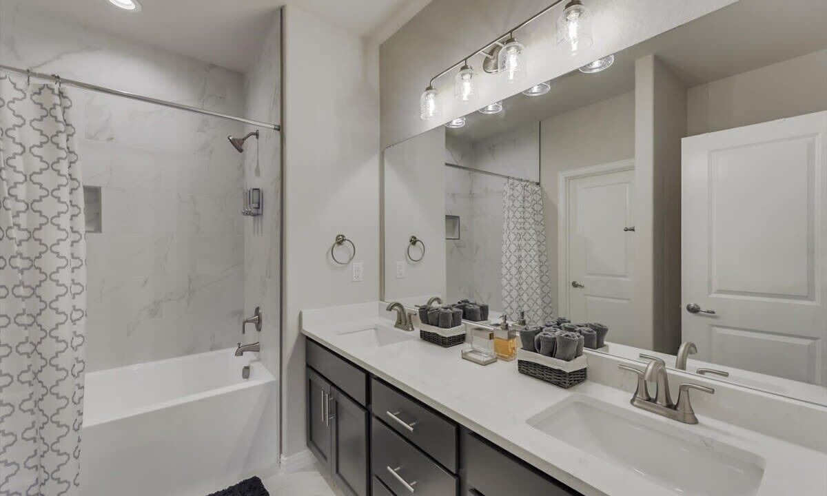 Photo of Bathroom in Cedar Crest
