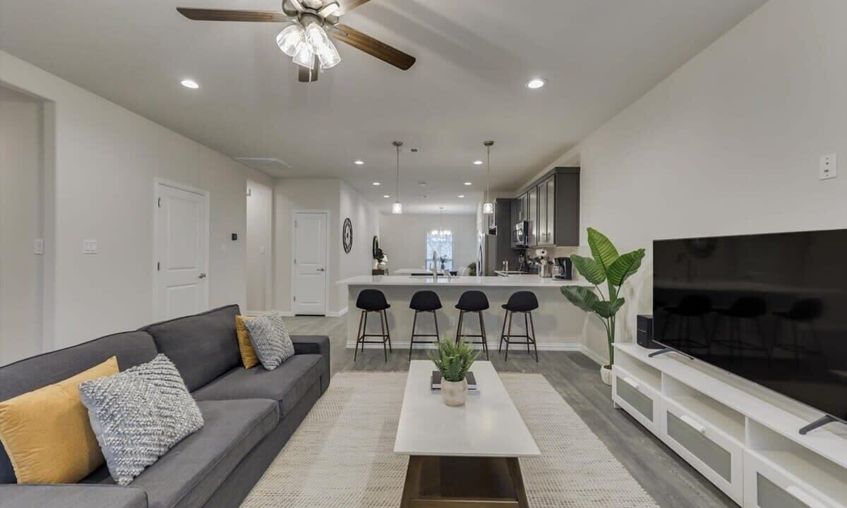 Photo of Livingroom in Cedar Crest