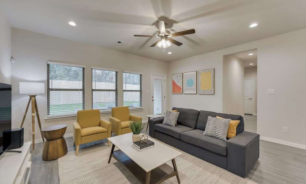 Photo of Livingroom in Cedar Crest