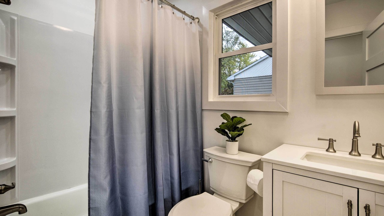Photo of Bathroom in Griffith