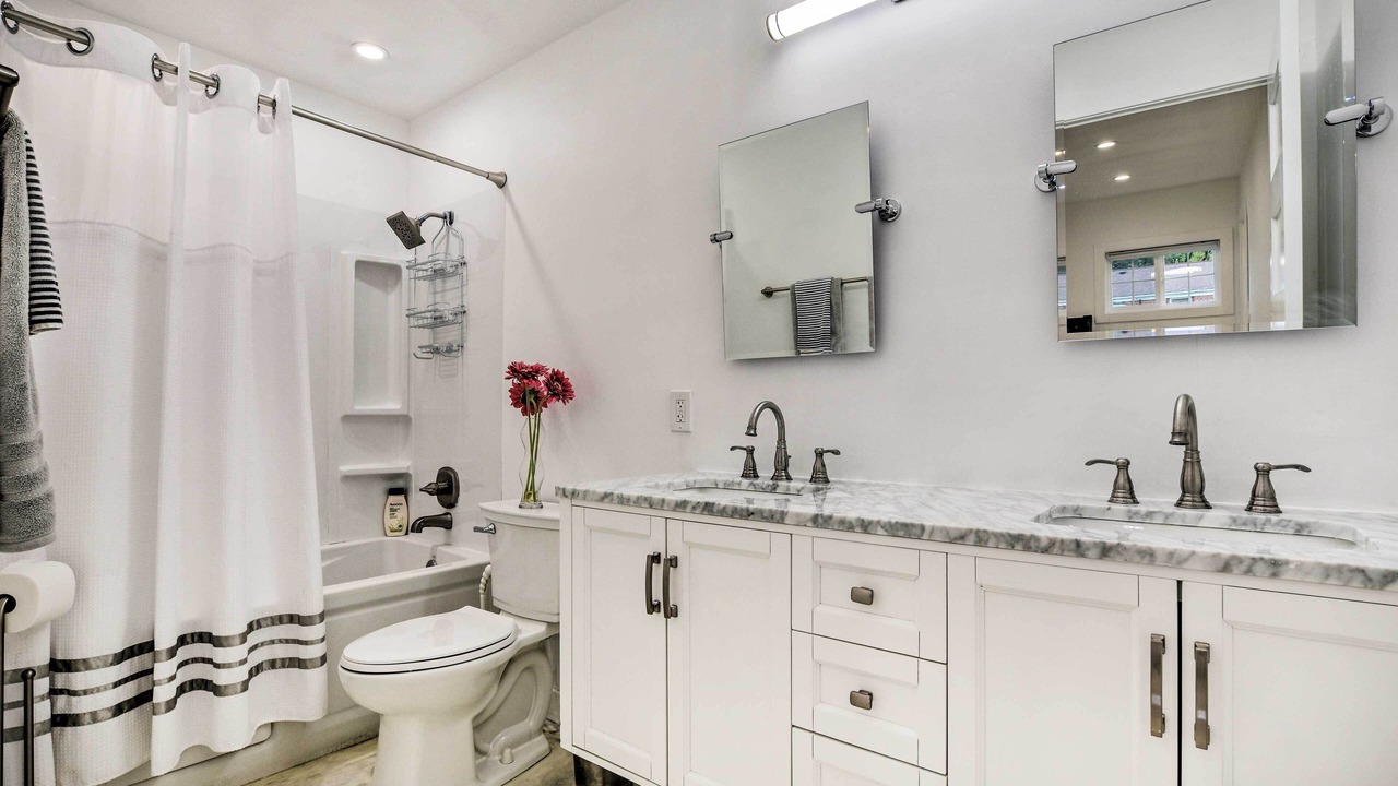 Photo of Bathroom in Griffith