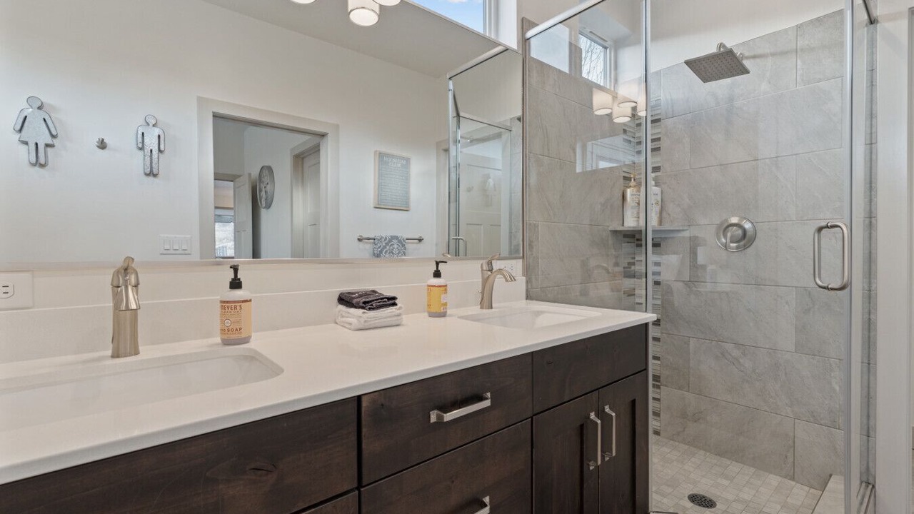 Photo of Bathroom in Wolf Creek