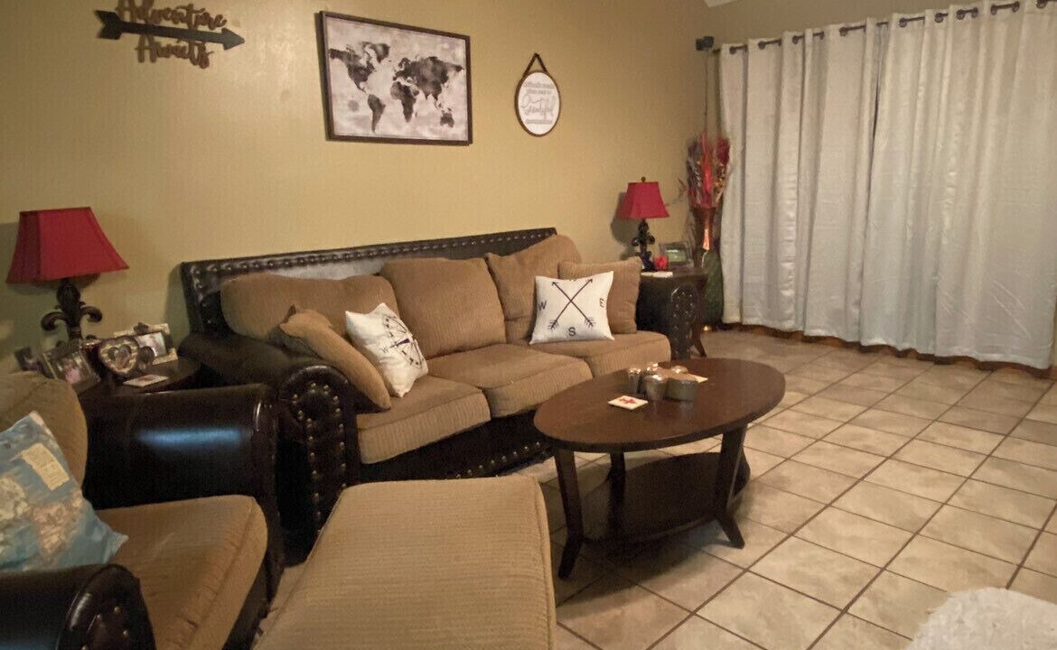 Photo of Livingroom in Claiborne