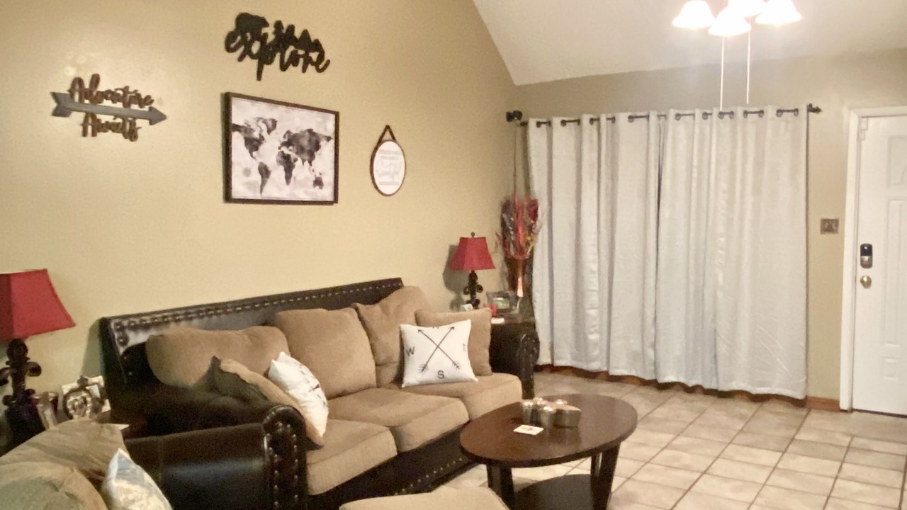 Photo of Livingroom in Claiborne