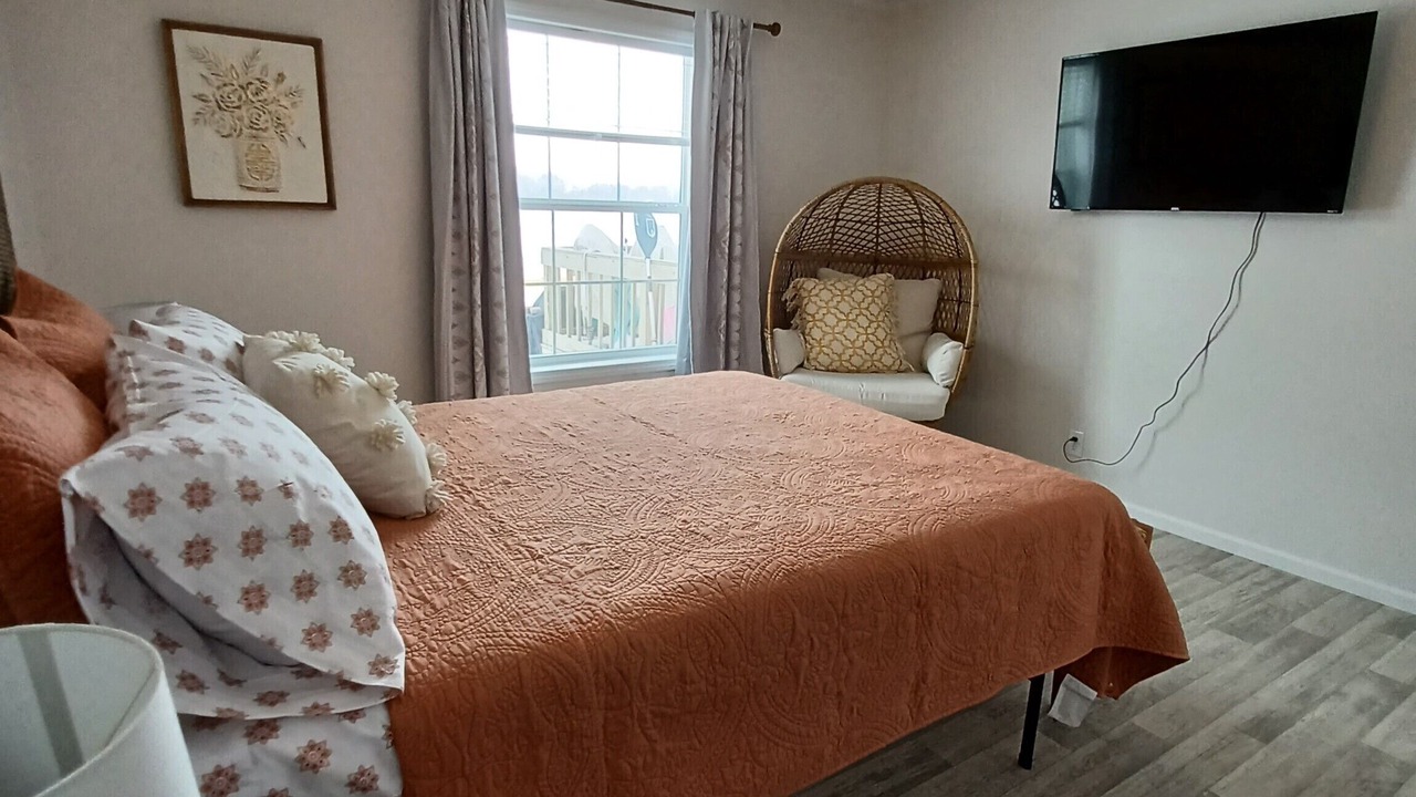 Photo of Bedroom in Deedsville