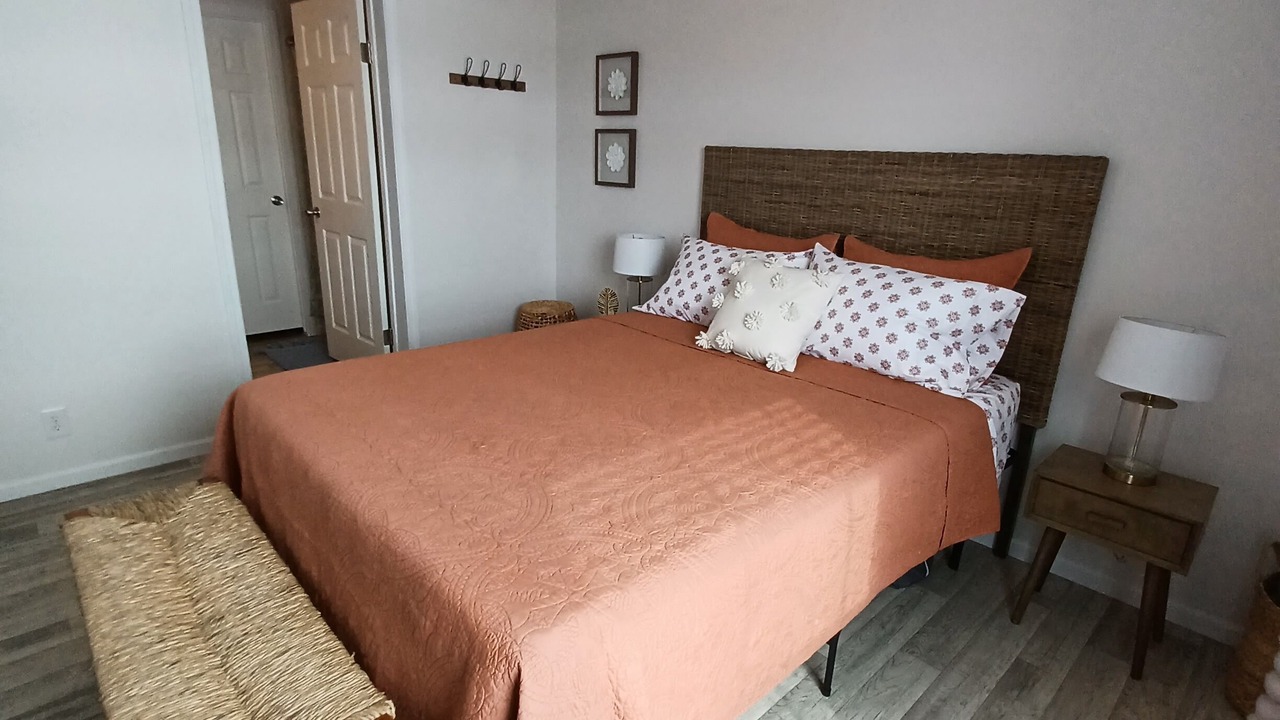 Photo of Bedroom in Deedsville