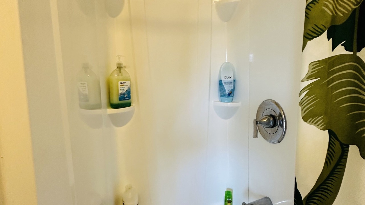 Photo of Bathroom in Hilo