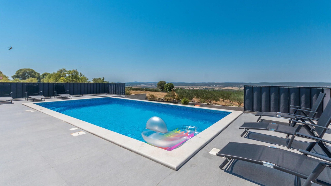 Photo of Outdoor in Tinj